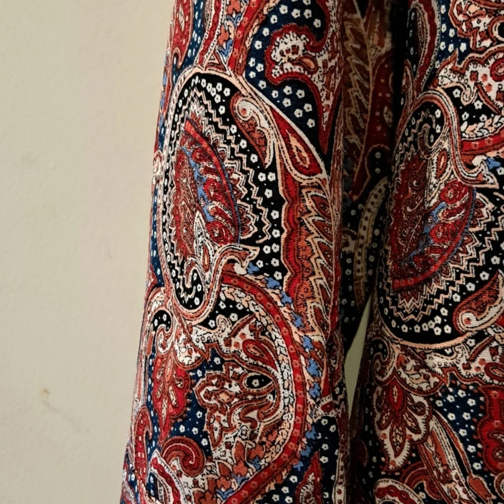 Laura Scott paisley button down Multicolor V neck casual Blouse size L